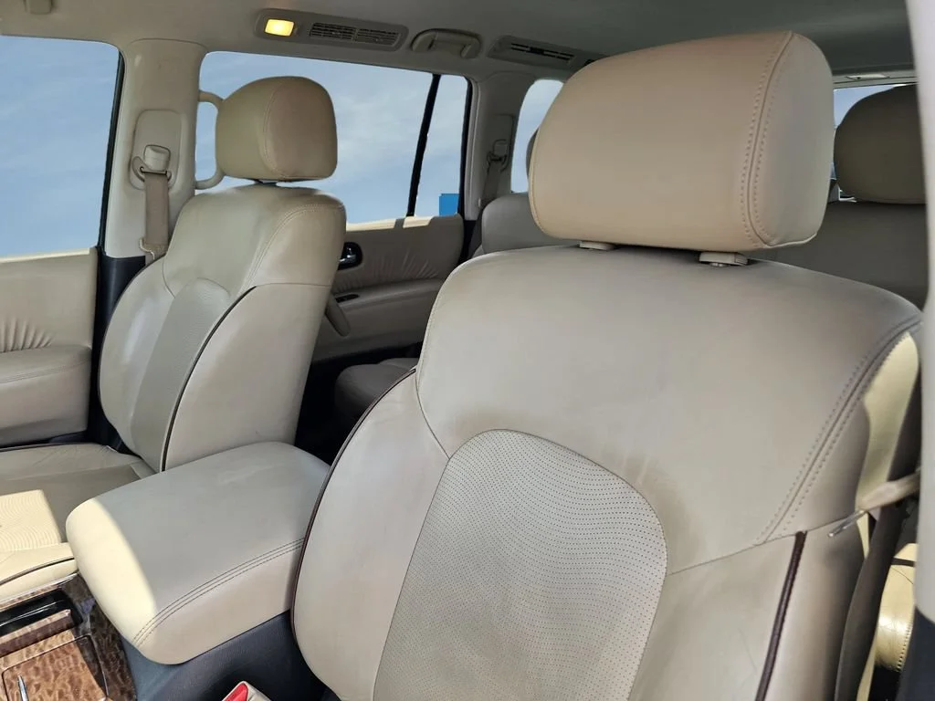 Used 2018 Gun Metallic Nissan SL image 17
