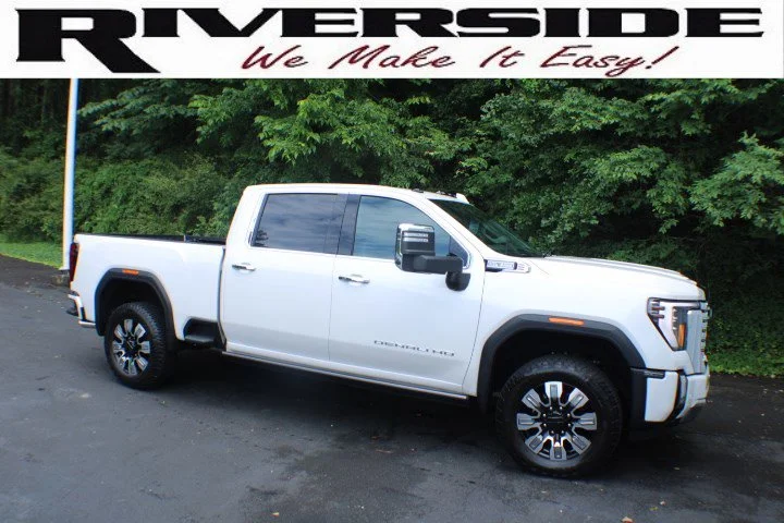 Certified Used 2025 White Frost Tricoat GMC Denali image 4