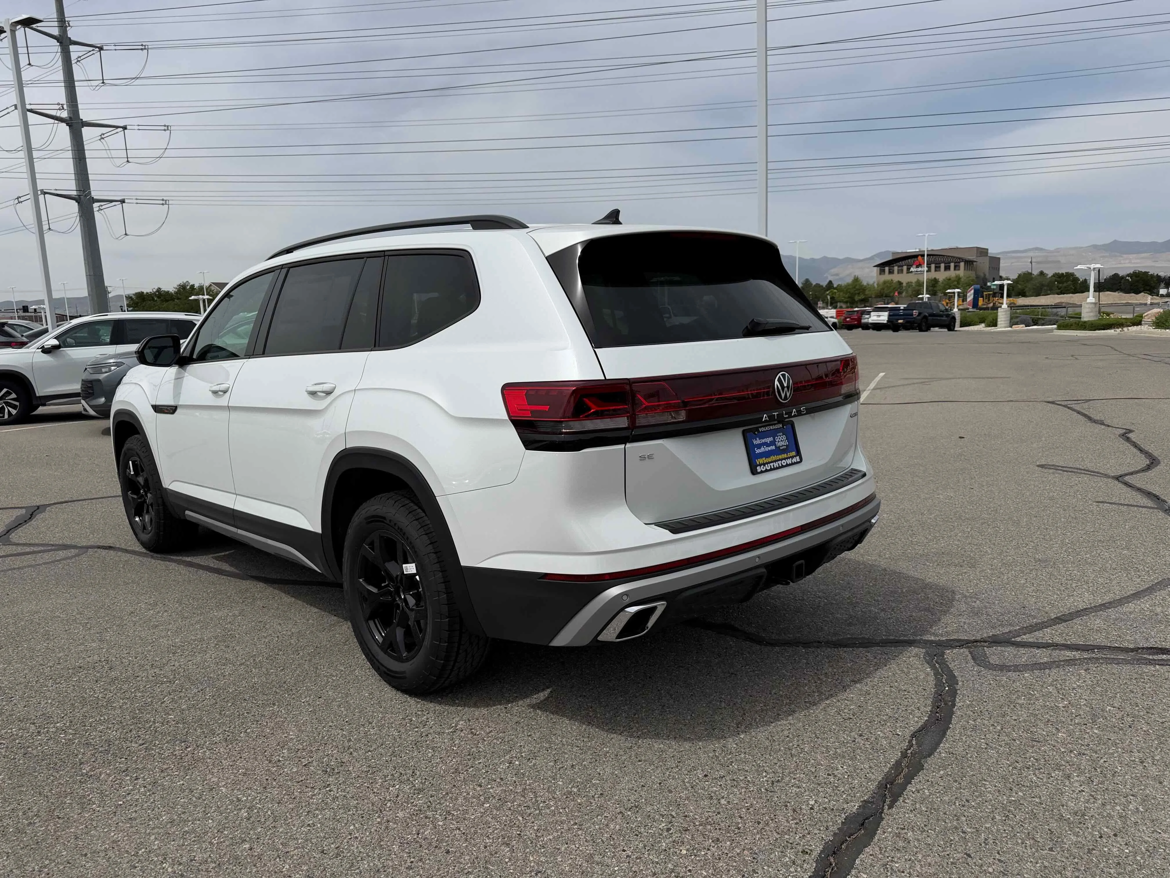 New 2026 Pearl Volkswagen 2.0T Peak Edition image 5