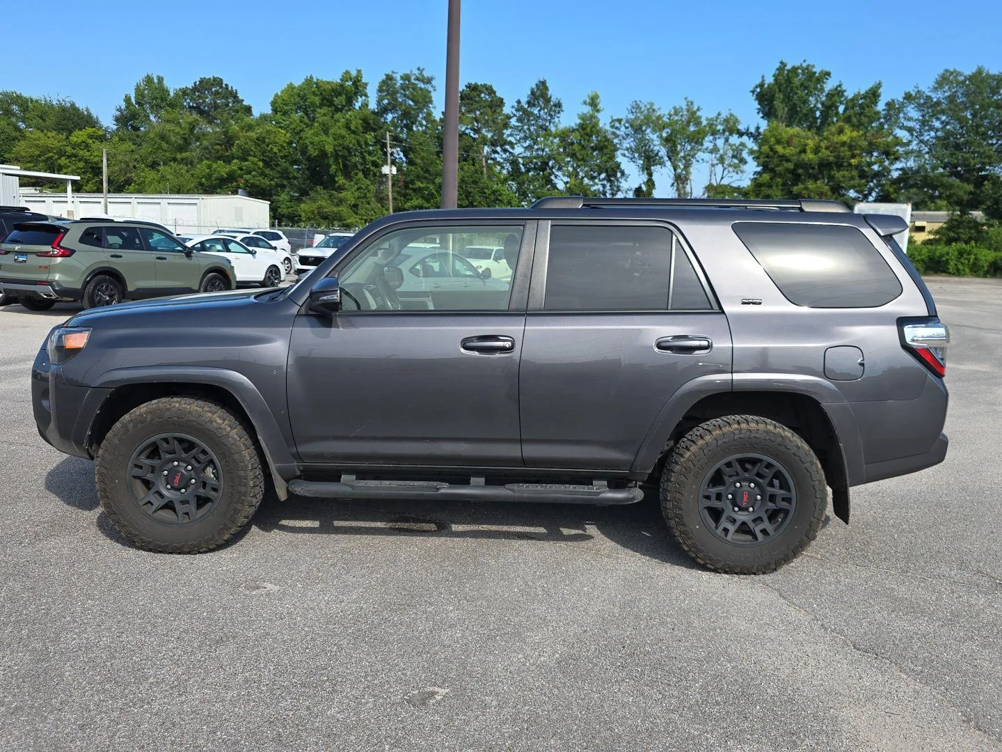 Used 2022 Magnetic Gray Metallic Toyota SR5 Premium image 4