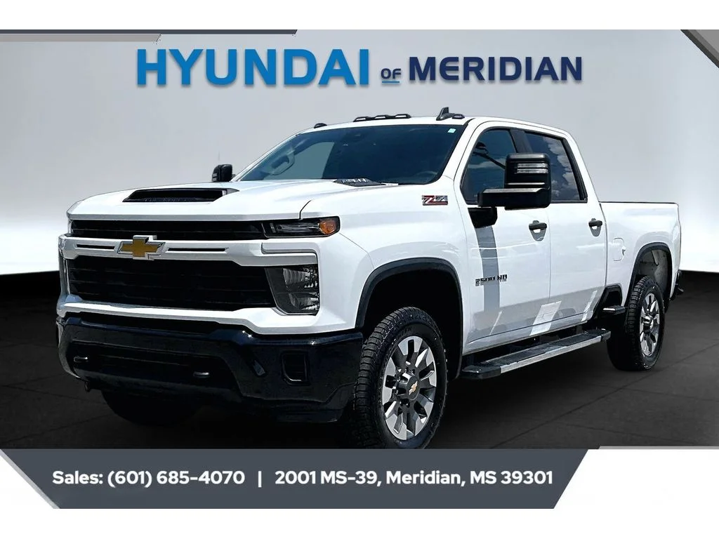 Used 2024 Summit White Chevrolet Custom image 10