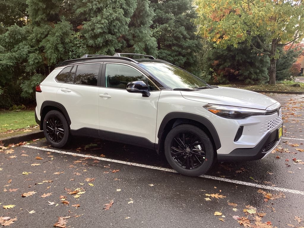 New 2026 Wind Chill Pearl with Jet Black roof Toyota Hybrid XSE image 5