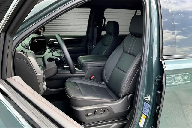 Used 2025 Gray Chevrolet RST image 21