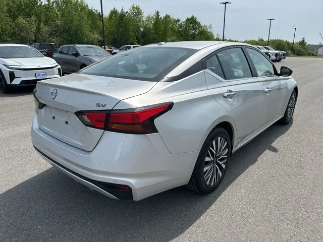 Used 2024 Silver Nissan 2.5 SV image 6