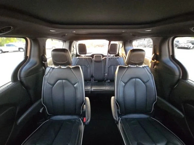 Used 2025 White Chrysler Limited image 19