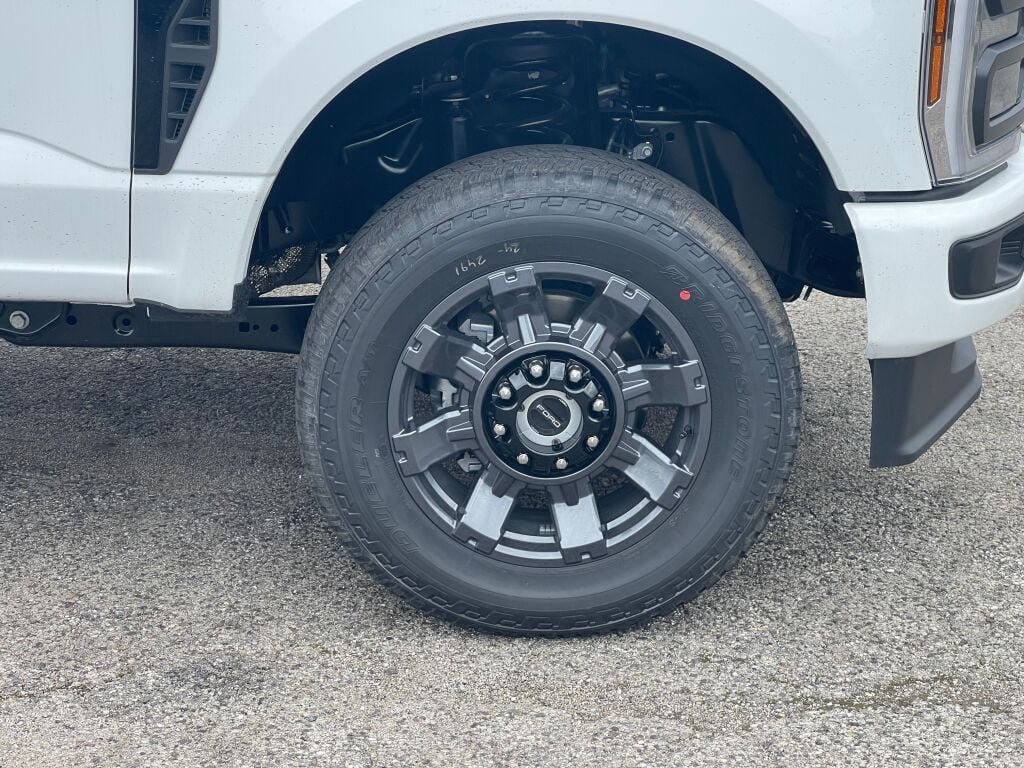 New 2026 Oxford White Ford XL image 22