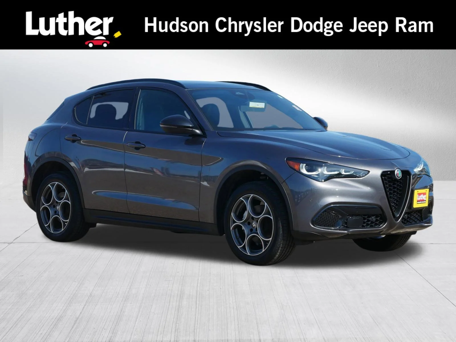 2025 Alfa Romeo Stelvio Stelvio AWD's photo