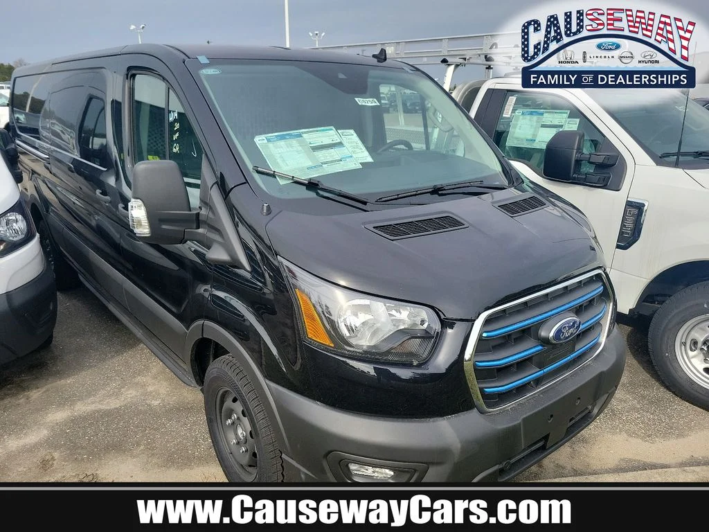 2023 Ford E-Transit BEV 350 Low Roof 130 WB's photo