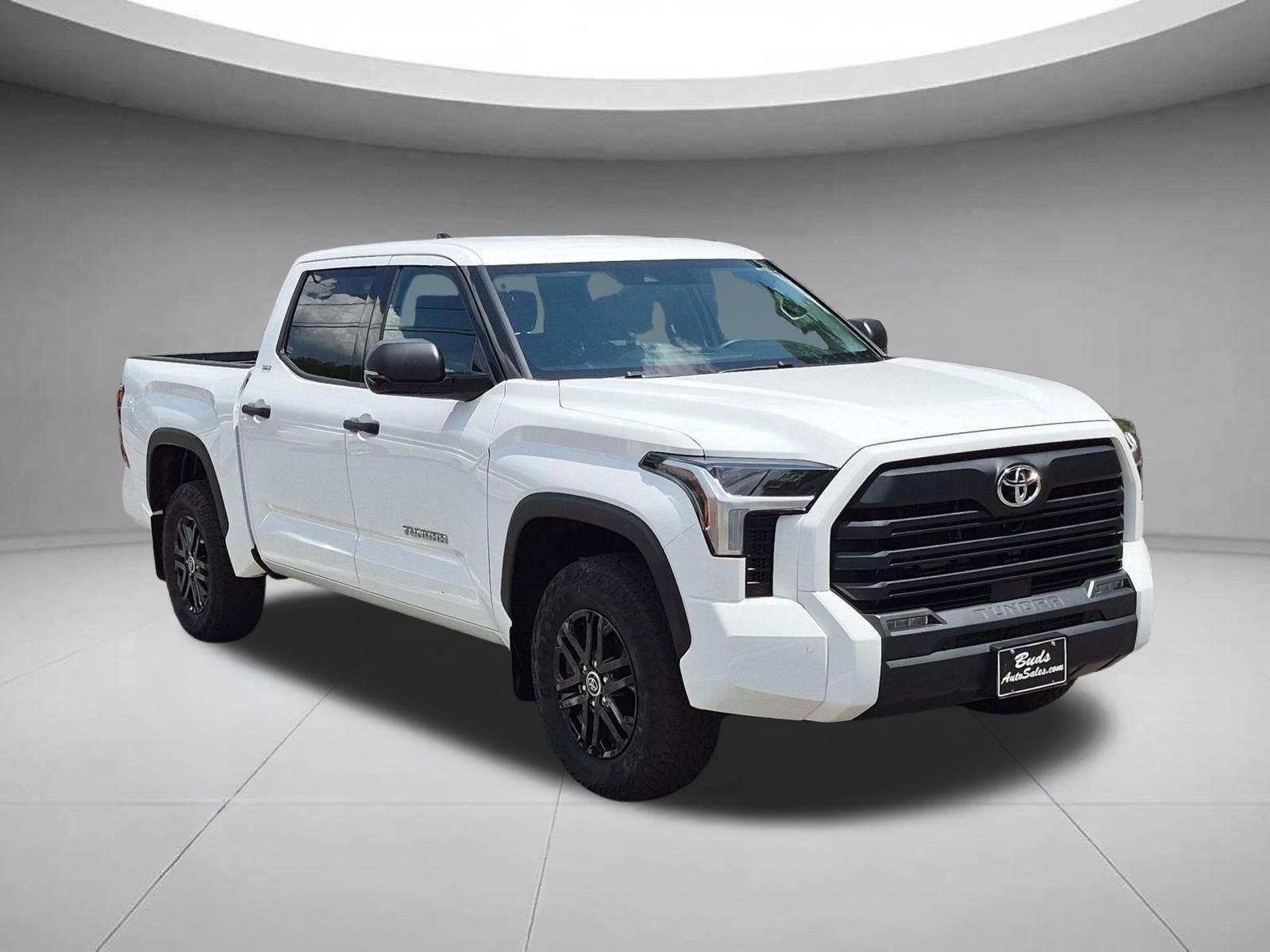 Used 2023 Ice Cap Toyota SR5 image 7