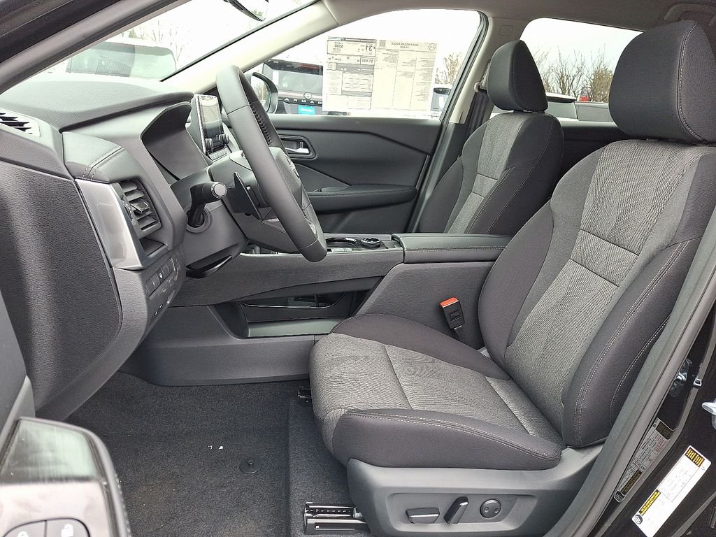 2026 Nissan Rogue — photo 9
