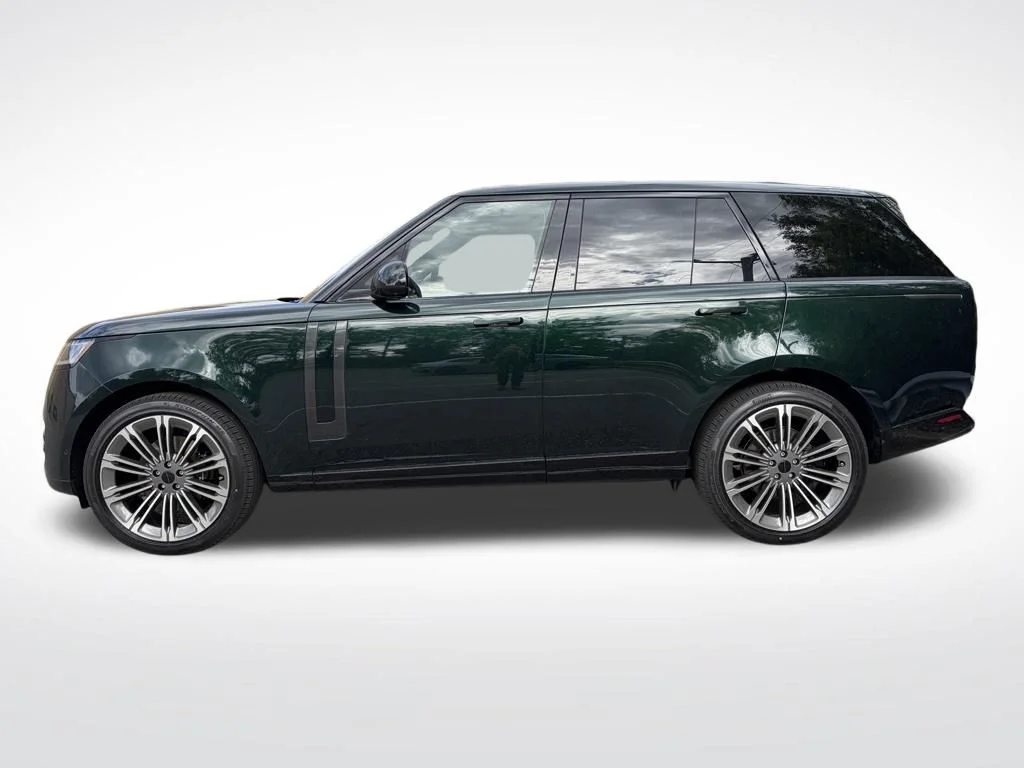 New 2026 Green Land Rover SE image 5