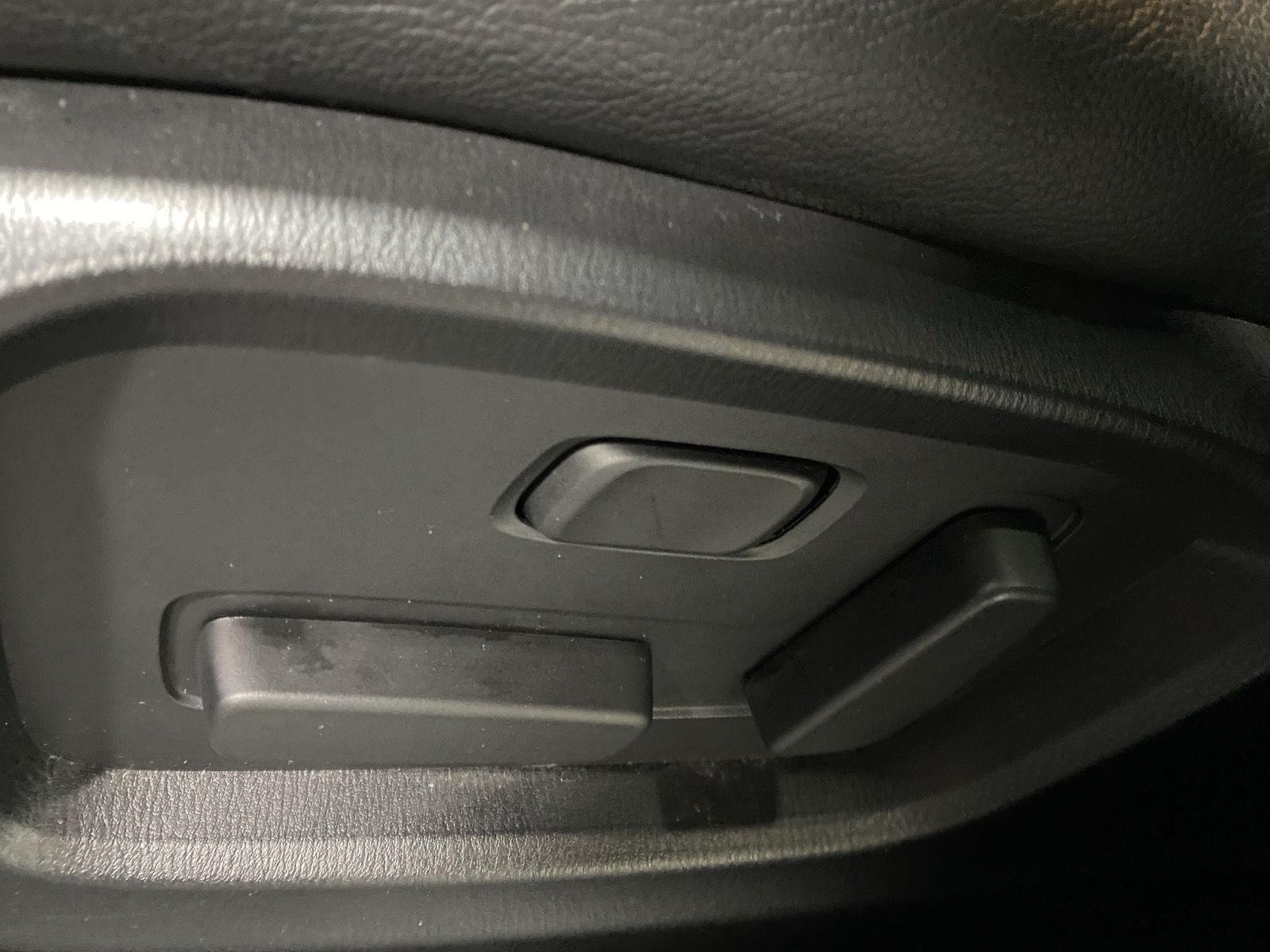 Used 2021 Deep Crystal Blue Mica Mazda Touring image 18