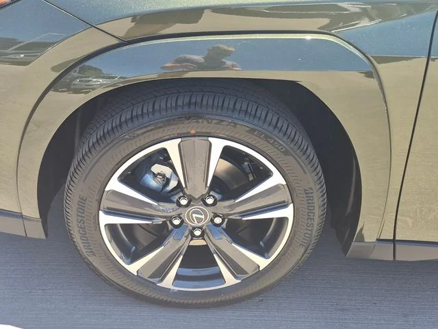 New 2026 Green Lexus 300h Premium image 10