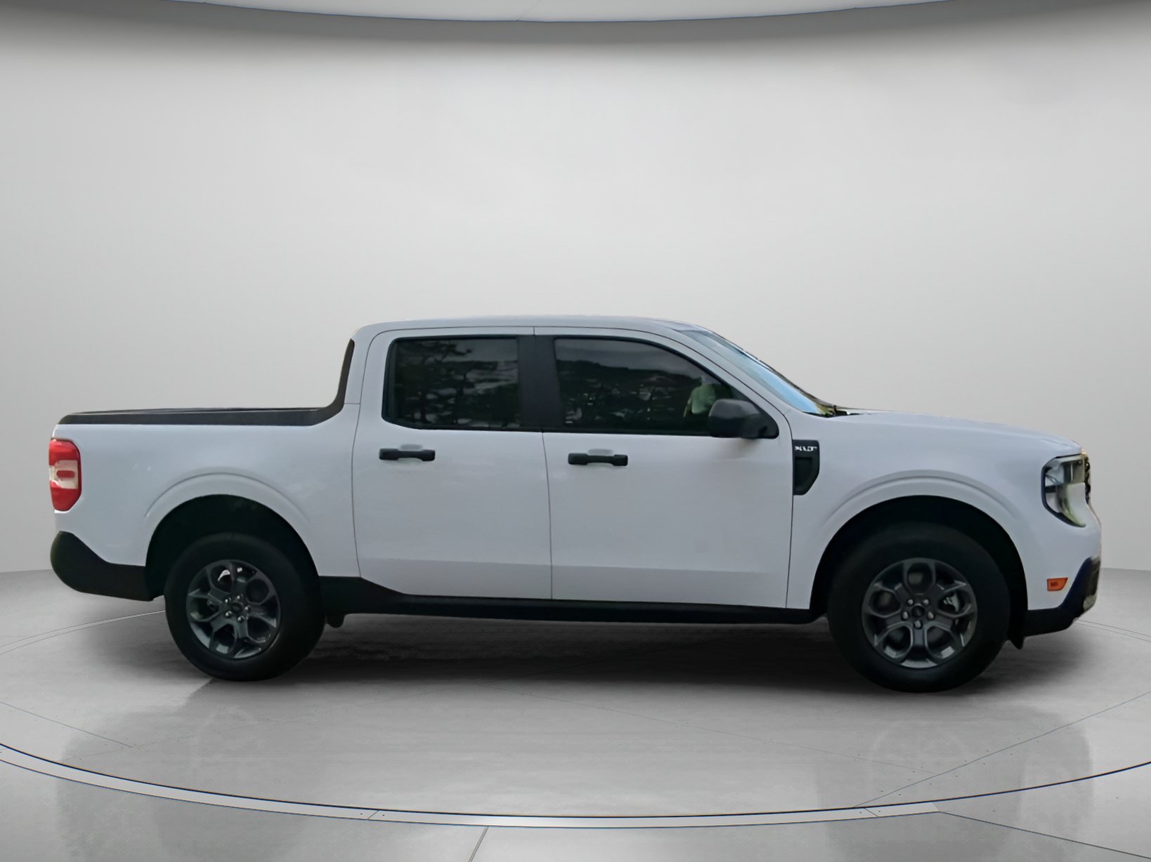 New 2026 Oxford White Ford XLT image 31