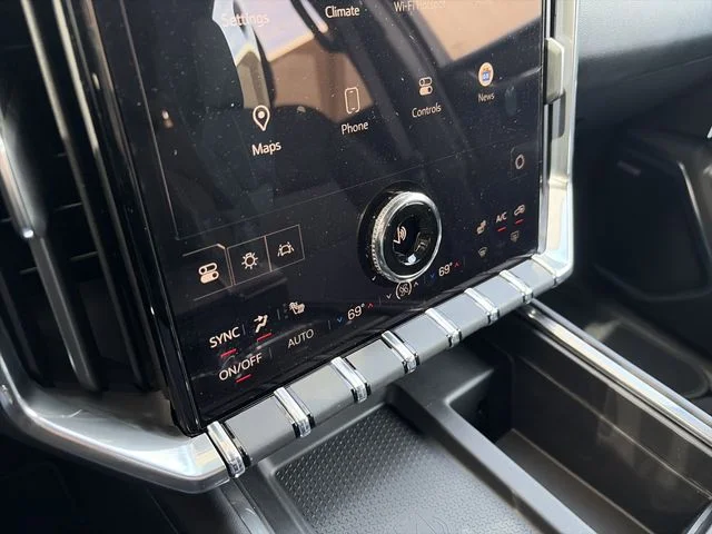New 2026 White GMC Elevation image 19