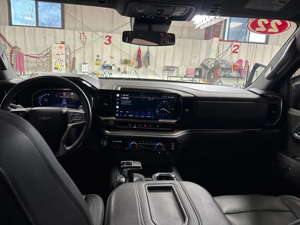 Used 2022  Chevrolet RST image 18
