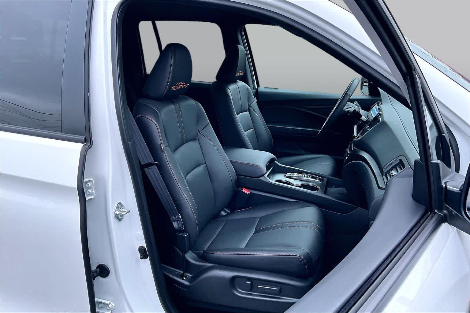 Used 2025 Platinum White Pearl Honda AWD TRAILSPORT image 9