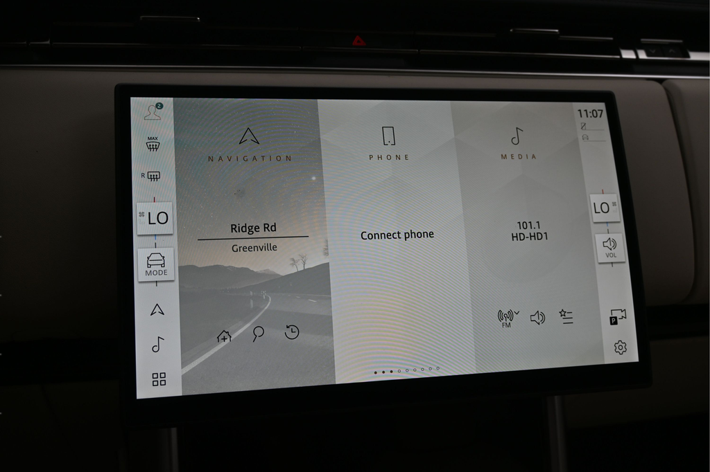 New 2026 Eiger Grey LAND ROVER SE image 11