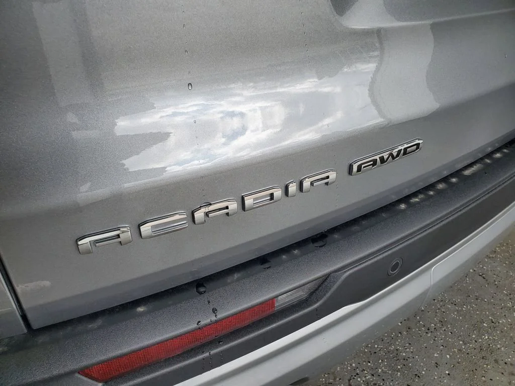 New 2026 Sterling Metallic GMC Elevation image 32