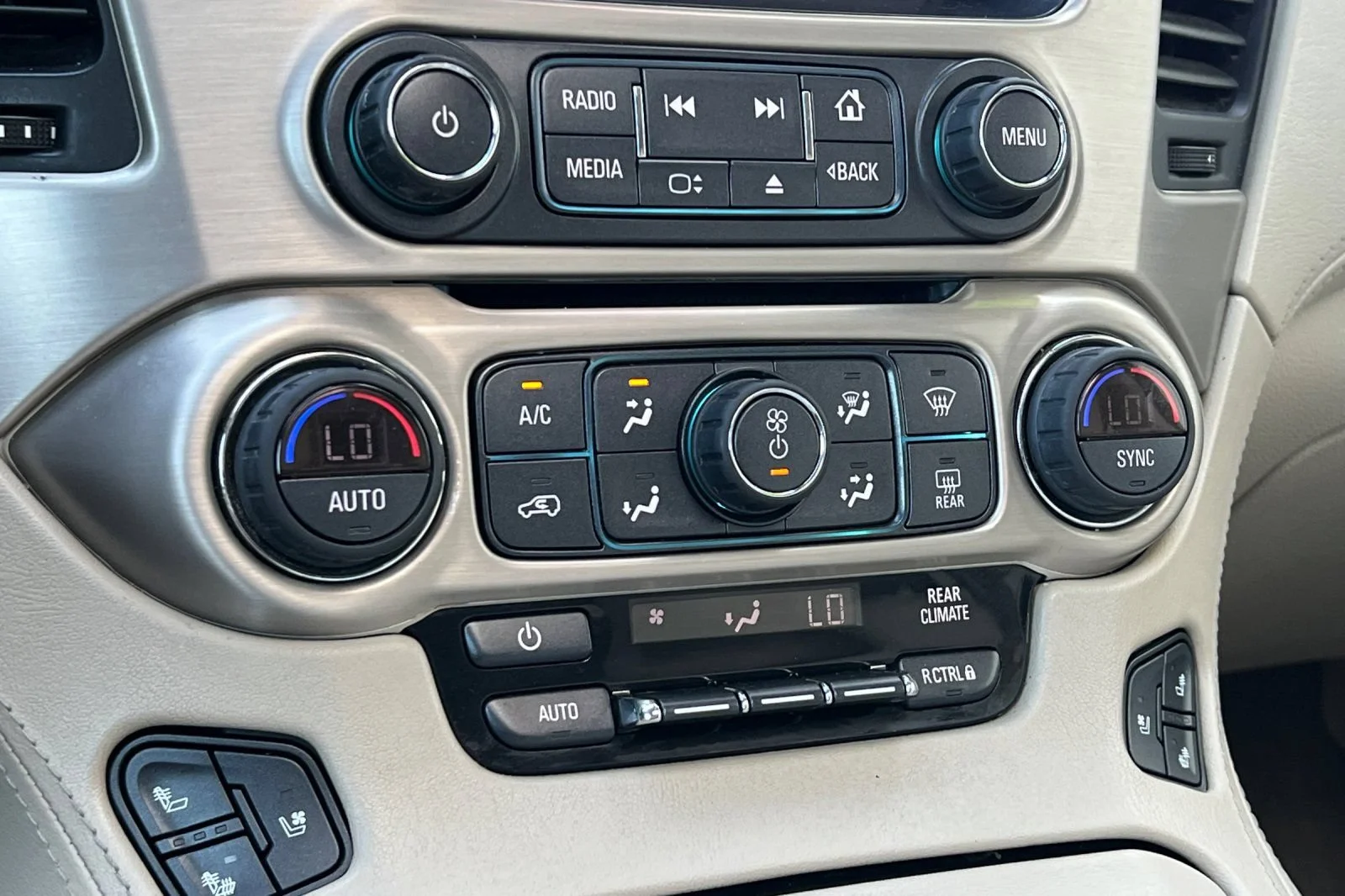 Used 2019 ONYX BLACK GMC Denali image 23