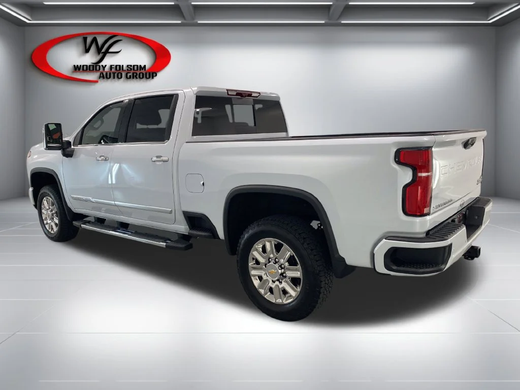 New 2026 Polar White Tricoat Chevrolet High Country image 11