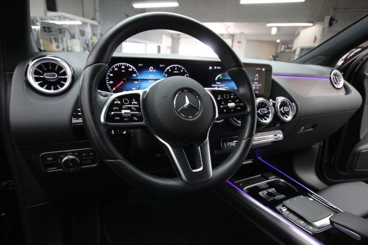 Used 2022 Black Mercedes-Benz GLA 250 image 17
