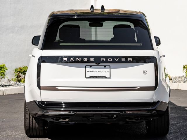 Used 2025 Icy White Gloss Land Rover SV image 8