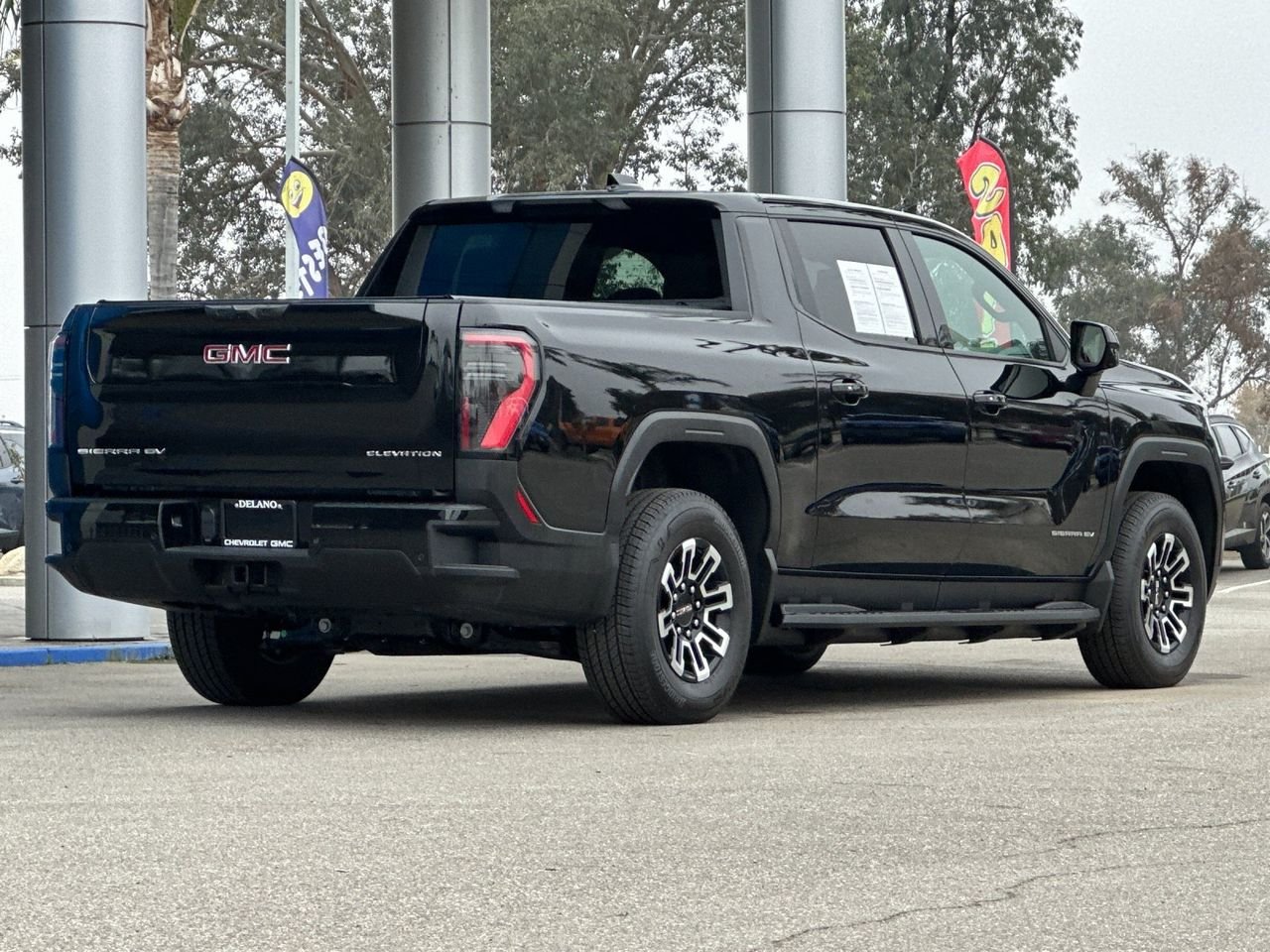 Used 2026 Onyx Black GMC Elevation Extended Range image 41