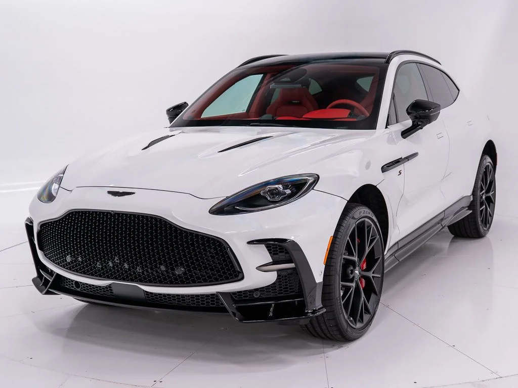 2026 Aston Martin DBX