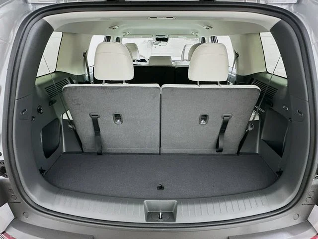 New 2026 Silver Hyundai SE image 22
