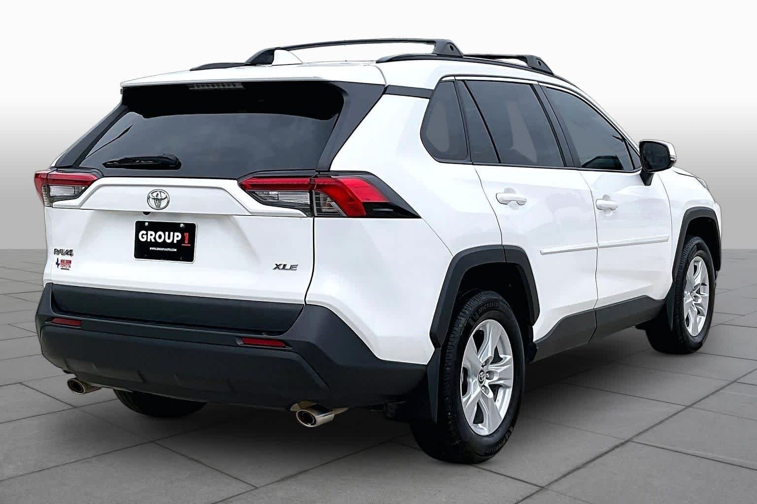 Used 2021 Super White Toyota XLE image 13