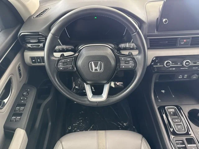 Used 2023 White Honda EX-L image 23