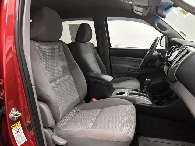 Used 2015 Red Toyota Base image 26