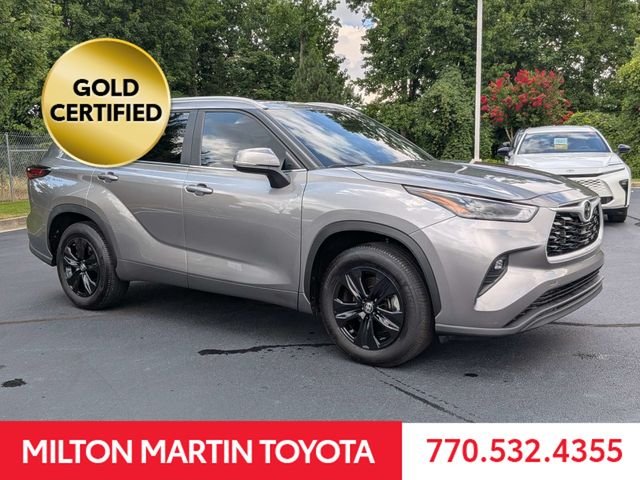 Certified Used 2025  Toyota XLE image 2