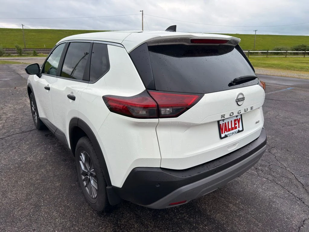 Used 2023 White Nissan S image 8