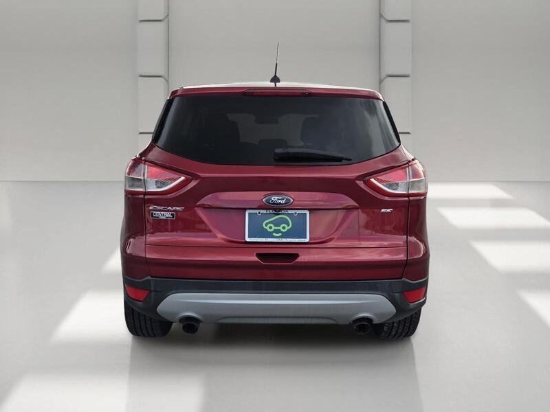 Used 2015 Ruby Red Metallic FORD FWD 4DR SE image 4