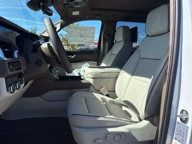 2026 GMC Yukon Denali - Photo 13