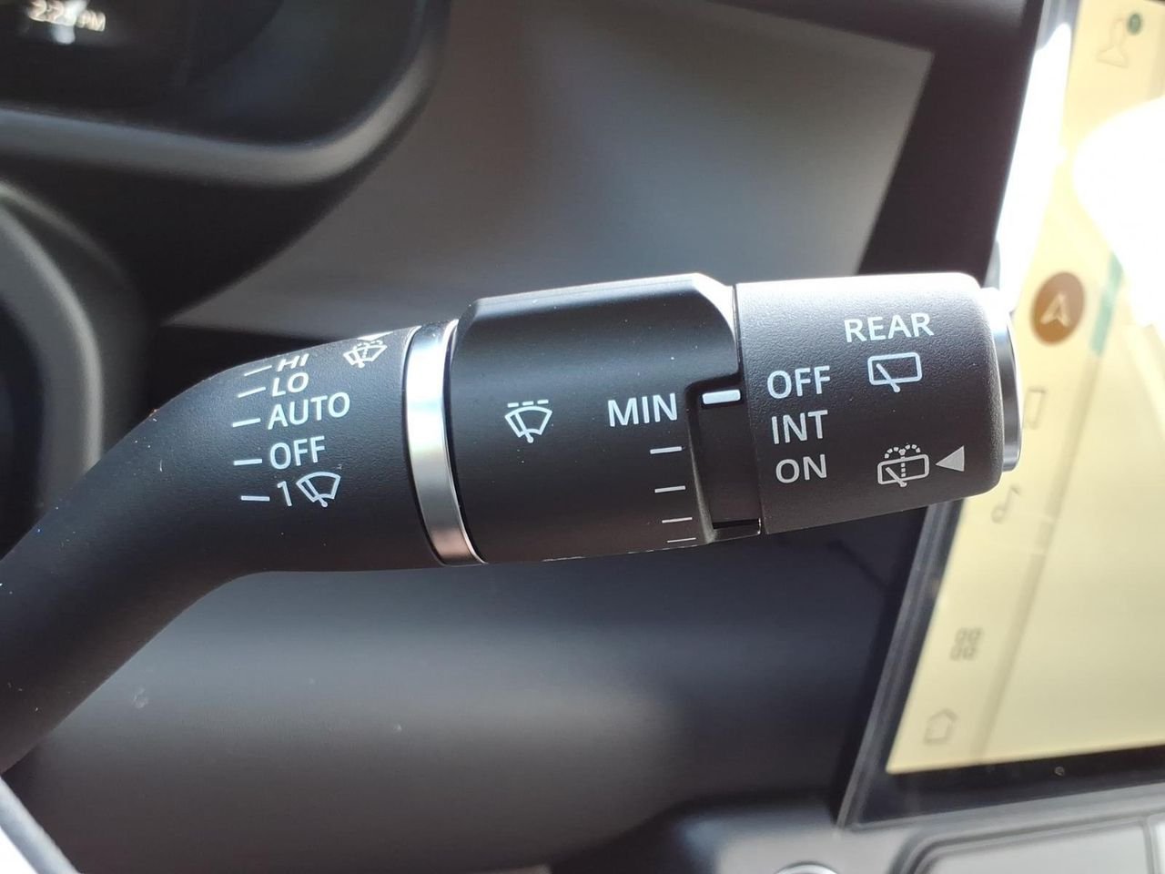 New 2026 Fuji White LAND ROVER X-Dynamic SE image 14