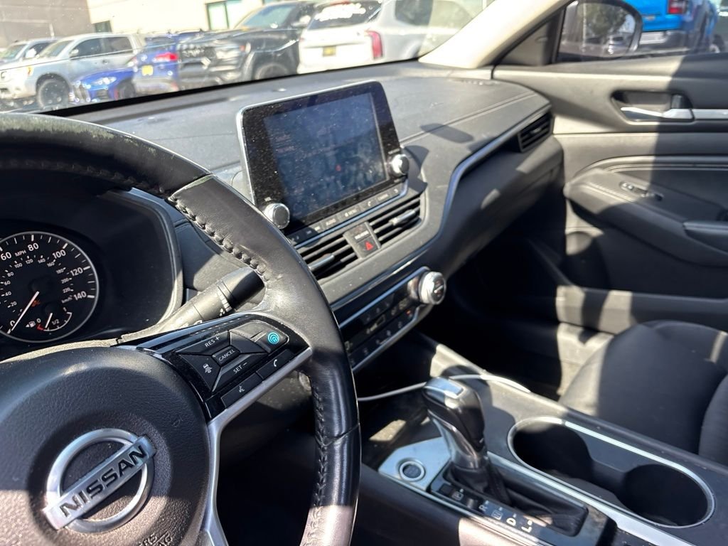Used 2019 Black Nissan 2.5 SV image 23