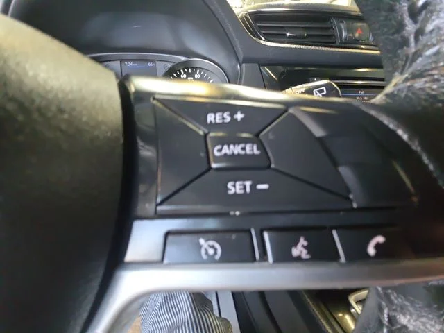 Used 2019 Black Nissan S image 19