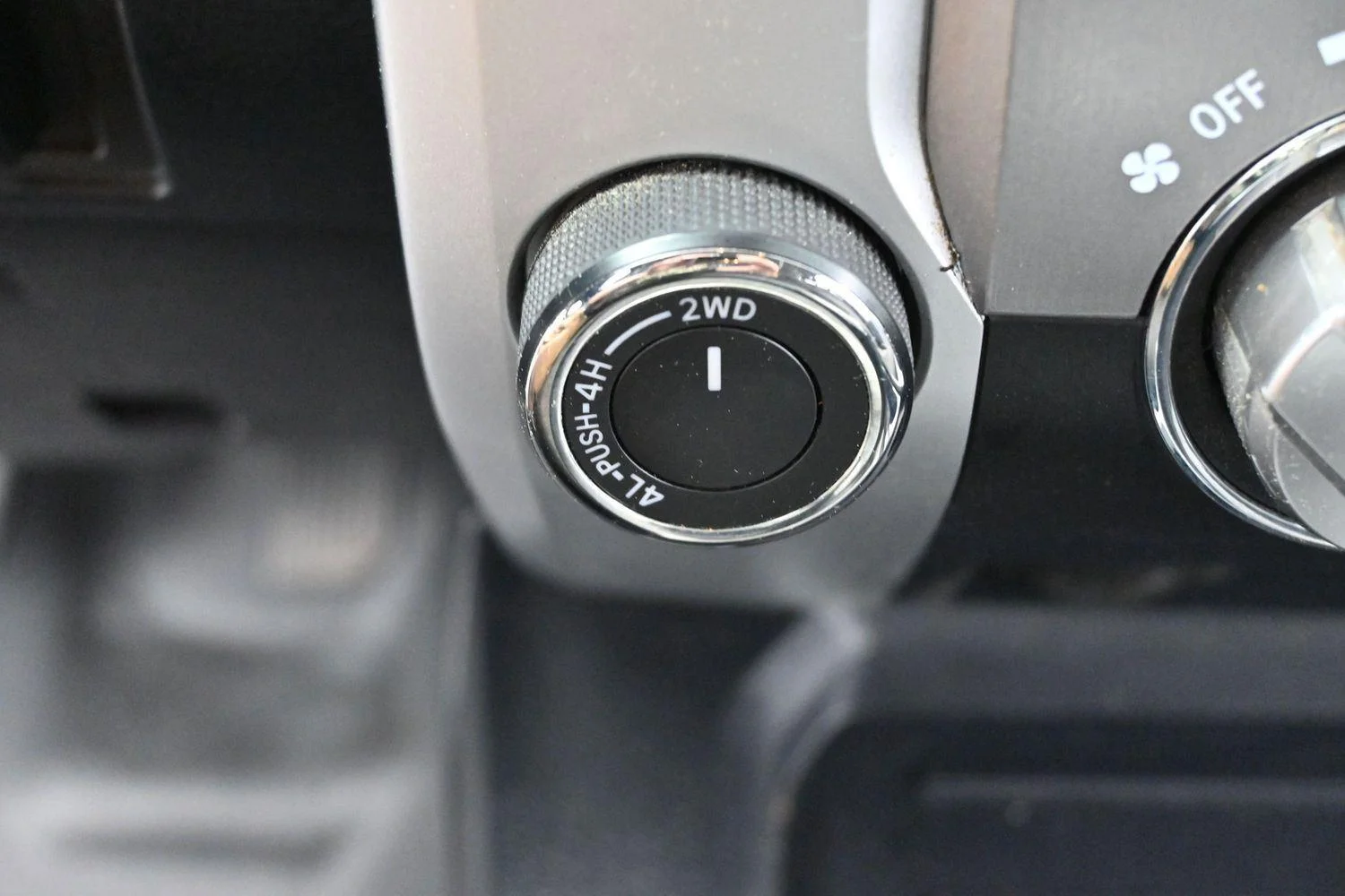 Used 2017 Black Toyota SR5 image 22