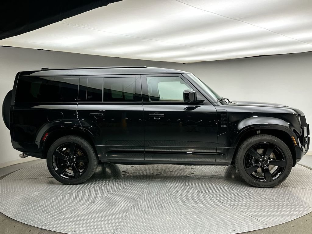2026 Land Rover Defender V8 - Photo 12