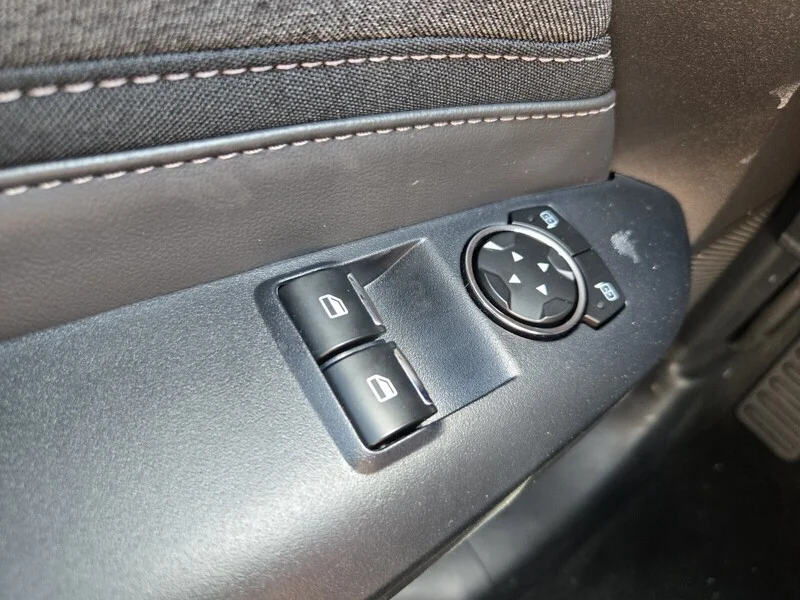 Used 2025 Magenta FORD GT FASTBACK image 33