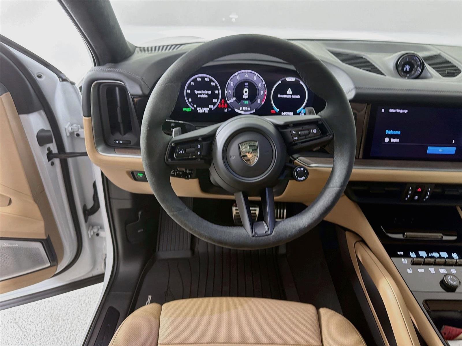 Certified Used 2025 Carrara White Metallic Porsche Turbo E-Hybrid Coupé image 18