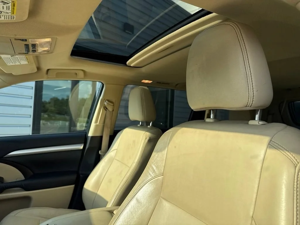 Used 2015 Blizzard Pearl Toyota XLE image 14