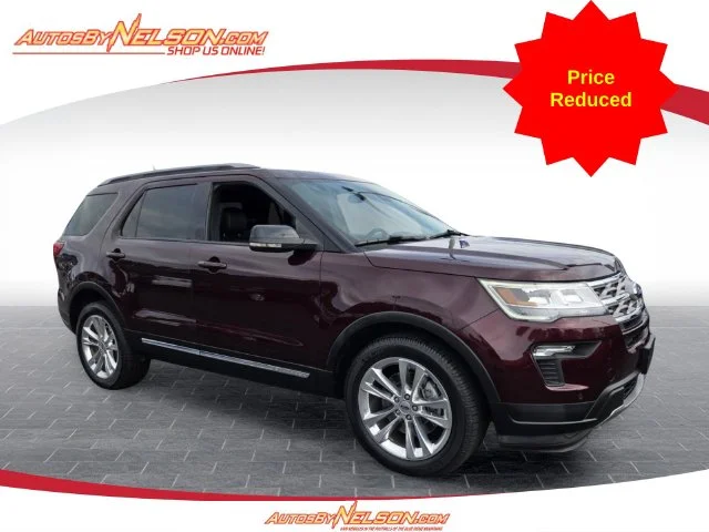 Used 2018 Burgundy Ford XLT image 1