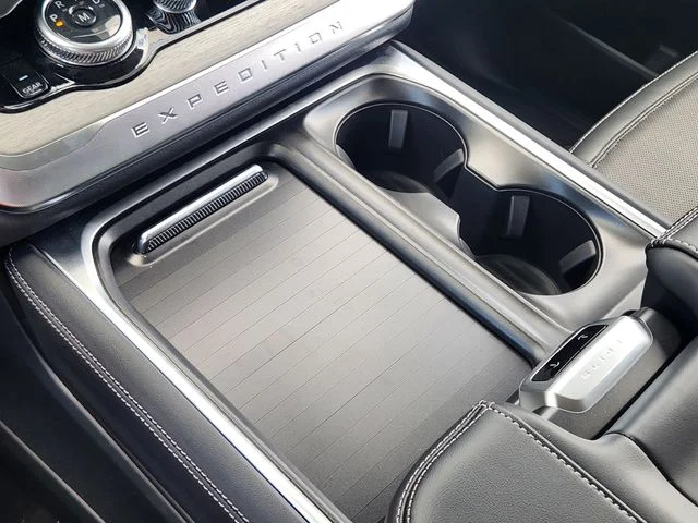 New 2026 Star White Metallic Tri-Coat Ford Platinum® image 19