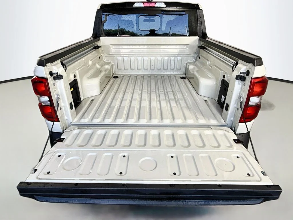 Used 2025 Desert Sand Ford Lariat image 27