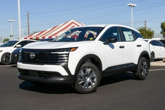 2026 Nissan Kicks 2.0 S's photo