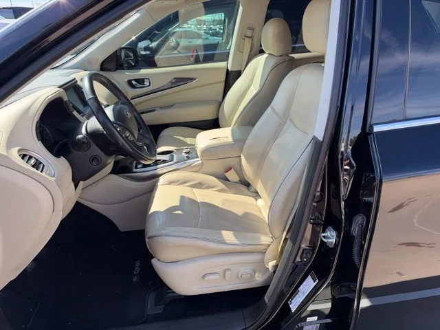 Used 2019 Black INFINITI LUXE image 4